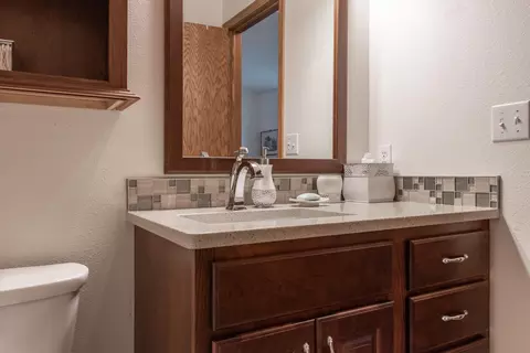 917 Alberta Ave, Bismarck, ND 58503 photo 20