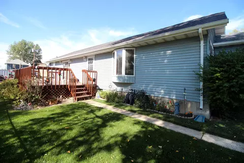 207 5th Ave NE, Mandan, ND 58554 photo 1