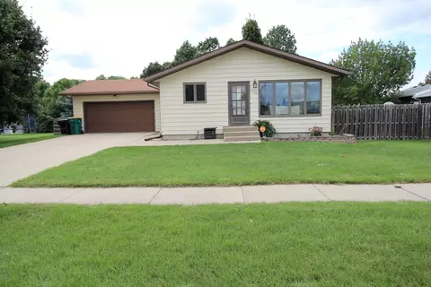 1208 3rd St S St, Bismarck, ND 58504 photo 1