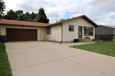 1208 3rd St S St, Bismarck, ND 58504 photo 2