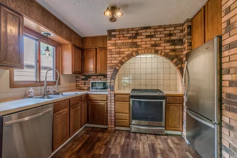 418 E Brandon Dr, Bismarck, ND 58503 photo 13