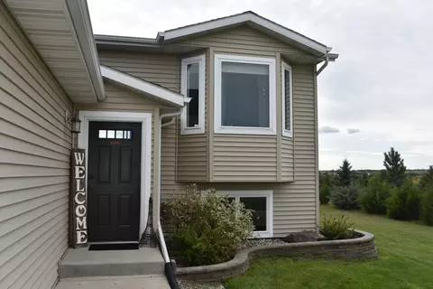 407 90th Ave NE, Bismarck, ND 58503 photo 2