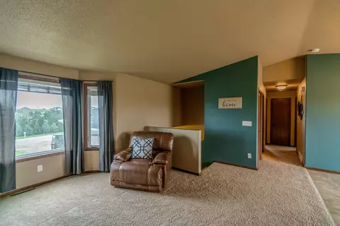 407 90th Ave NE, Bismarck, ND 58503 photo 9