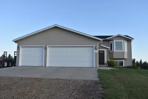 407 90th Ave NE, Bismarck, ND 58503 photo 1