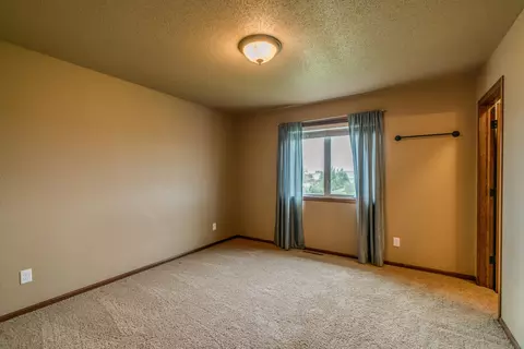 407 90th Ave NE, Bismarck, ND 58503 photo 12