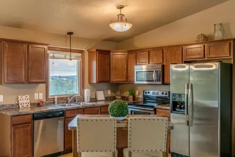407 90th Ave NE, Bismarck, ND 58503 photo 3