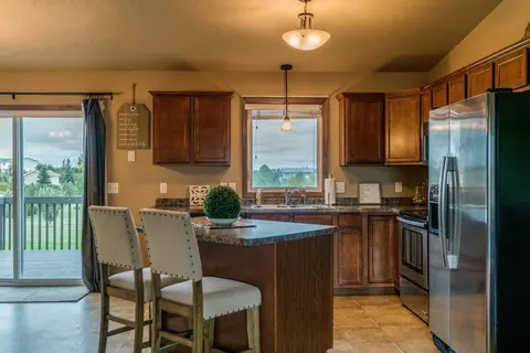 407 90th Ave NE, Bismarck, ND 58503 photo 4