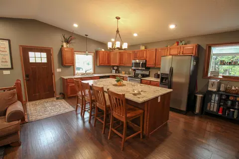 901 E Bristol Dr, Bismarck, ND 58501 photo 2