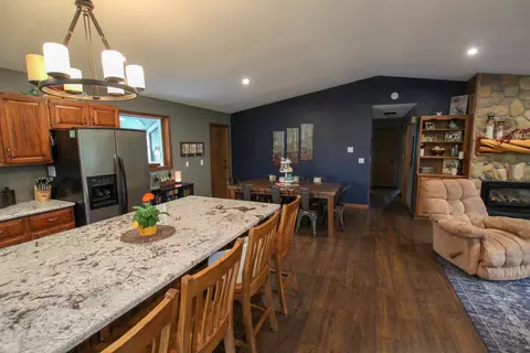 901 E Bristol Dr, Bismarck, ND 58501 photo 9