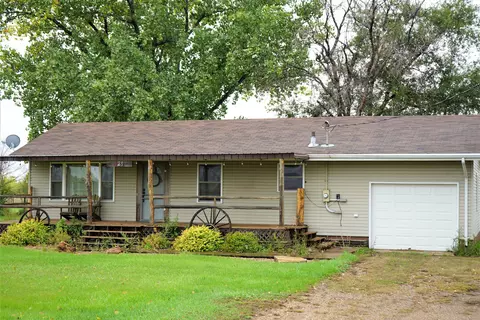 429 County Rd E, Beulah, ND 58523 photo 1