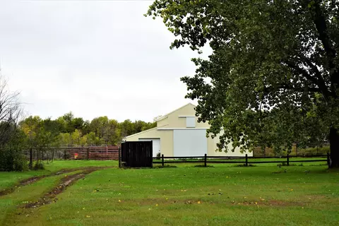 429 County Rd E, Beulah, ND 58523 photo 2
