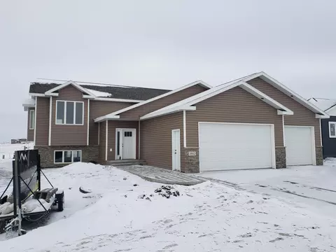 3802 Silver Blvd, Bismarck, ND 58503 photo 1