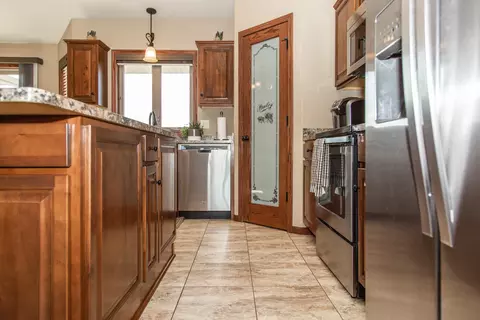 4302 Opal Dr, Bismarck, ND 58503 photo 12