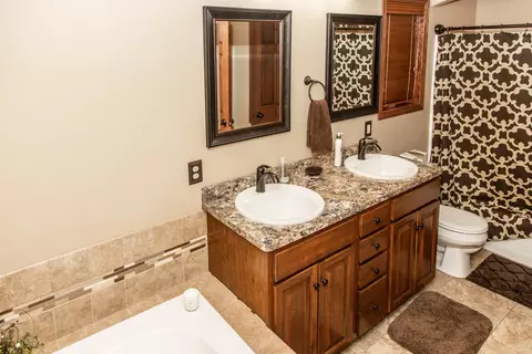 4302 Opal Dr, Bismarck, ND 58503 photo 29