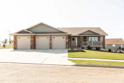 4302 Opal Dr, Bismarck, ND 58503 photo 1