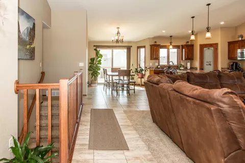 4302 Opal Dr, Bismarck, ND 58503 photo 6