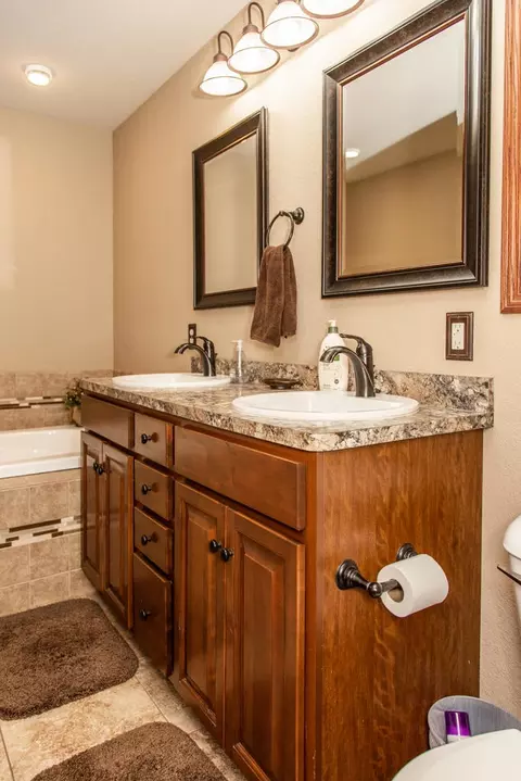 4302 Opal Dr, Bismarck, ND 58503 photo 31