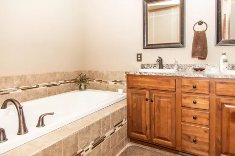 4302 Opal Dr, Bismarck, ND 58503 photo 30