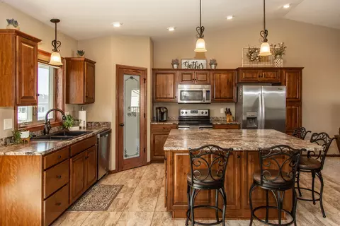 4302 Opal Dr, Bismarck, ND 58503 photo 10