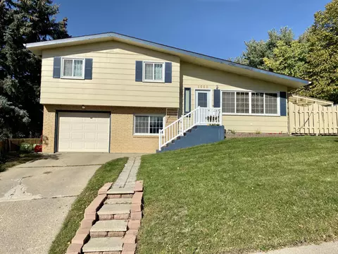 1000 3rd St NW, Mandan, ND 58554 photo 1