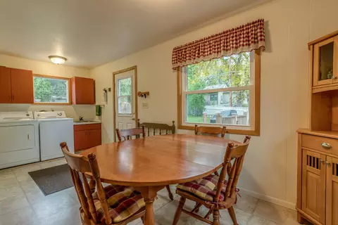 1311 Apache St, Bismarck, ND 58501 photo 8