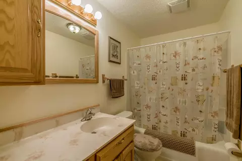 1311 Apache St, Bismarck, ND 58501 photo 18