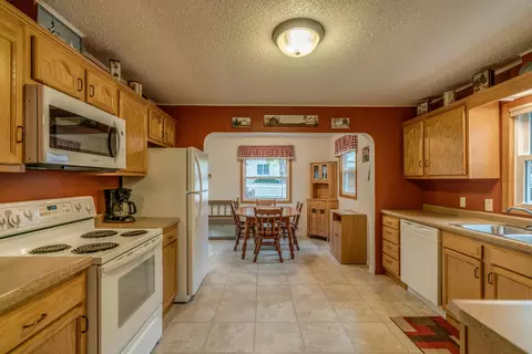 1311 Apache St, Bismarck, ND 58501 photo 5
