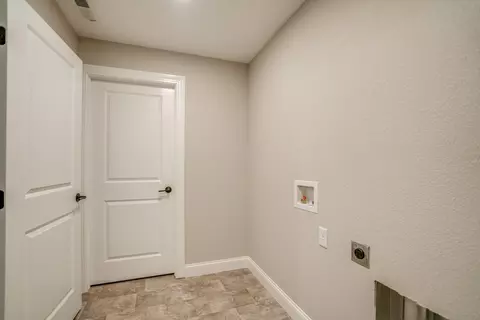 11443 Apple View Ln, Menoken, ND 58558 photo 31