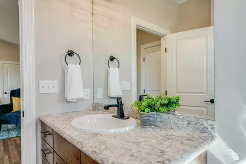 11443 Apple View Ln, Menoken, ND 58558 photo 17