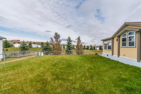 1708 Valley Loop, Bismarck, ND 58503 photo 3