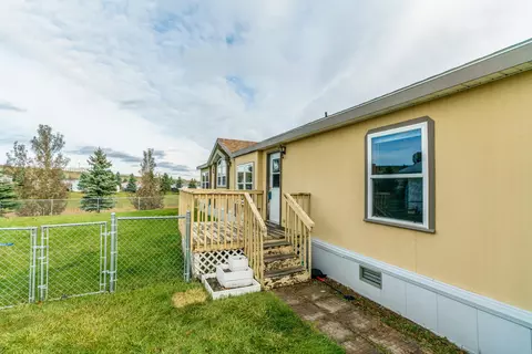 1708 Valley Loop, Bismarck, ND 58503 photo 2