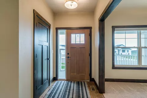 5213 Cornice Dr, Bismarck, ND 58503 photo 8