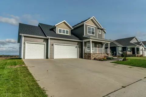 5213 Cornice Dr, Bismarck, ND 58503 photo 4