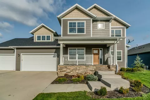 5213 Cornice Dr, Bismarck, ND 58503 photo 2