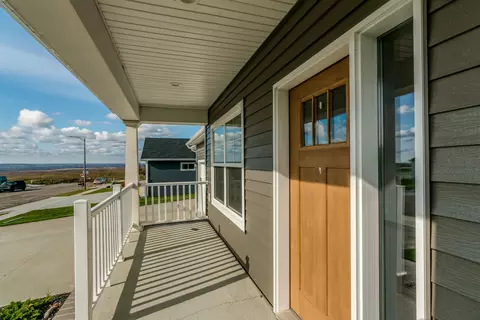 5213 Cornice Dr, Bismarck, ND 58503 photo 7