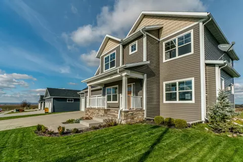 5213 Cornice Dr, Bismarck, ND 58503 photo 3