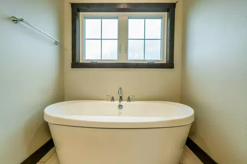 5213 Cornice Dr, Bismarck, ND 58503 photo 38