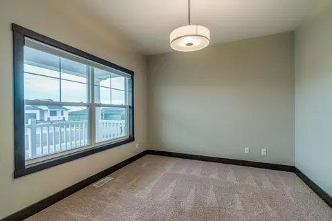 5213 Cornice Dr, Bismarck, ND 58503 photo 13