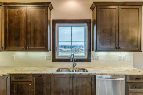 5213 Cornice Dr, Bismarck, ND 58503 photo 19