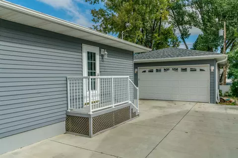 2017 Northridge Dr, Bismarck, ND 58501 photo 4