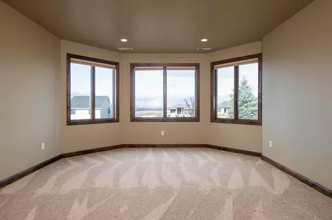 3724 Clairmont Rd, Bismarck, ND 58503 photo 31