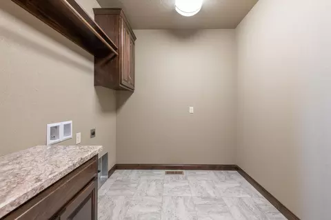 3724 Clairmont Rd, Bismarck, ND 58503 photo 33