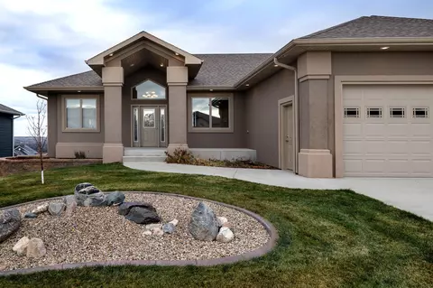 3724 Clairmont Rd, Bismarck, ND 58503 photo 3