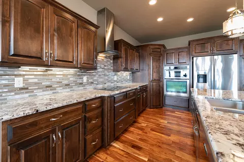 3724 Clairmont Rd, Bismarck, ND 58503 photo 10