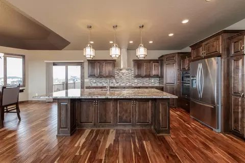 3724 Clairmont Rd, Bismarck, ND 58503 photo 9