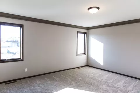 618 Flint Dr, Bismarck, ND 58503 photo 17