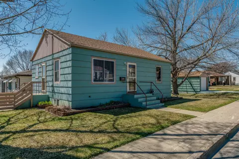 1001 Riverview Ave, Bismarck, ND 58501 photo 1