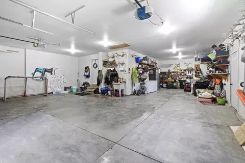 1848 Valley Dr, Bismarck, ND 58503 photo 32
