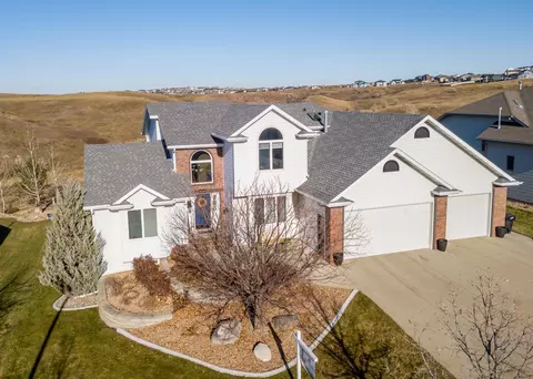 1848 Valley Dr, Bismarck, ND 58503 photo 1