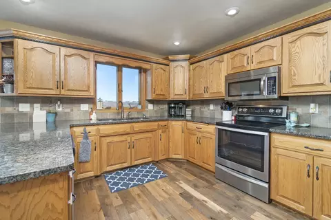 1848 Valley Dr, Bismarck, ND 58503 photo 6